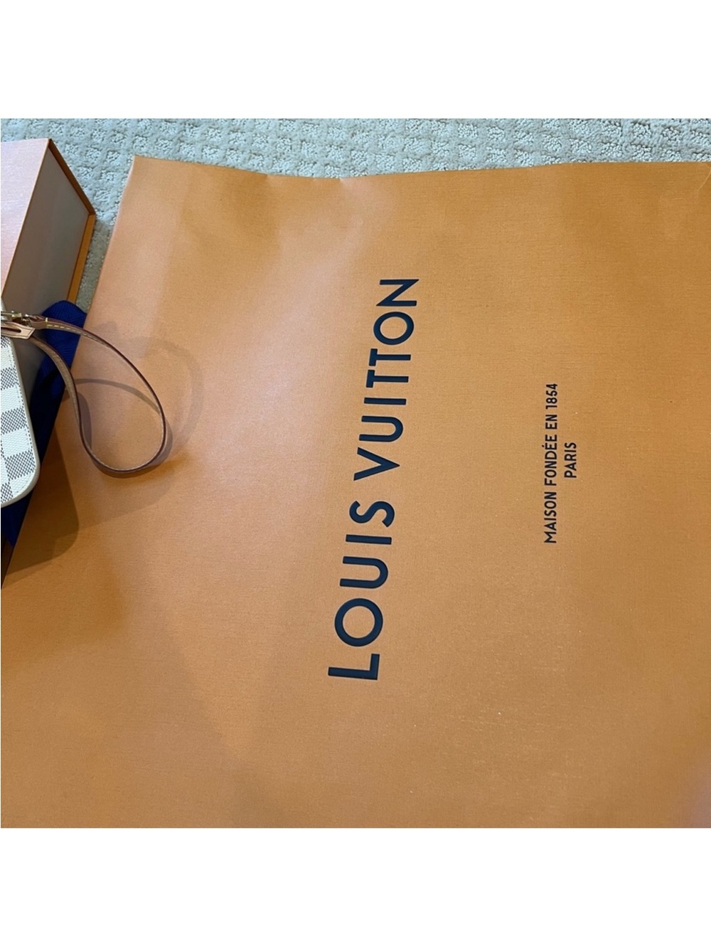 Authentic Louis Vuitton Damier Azur Tote with Pink Interior and Vachetta Trim - Picture 10 of 17